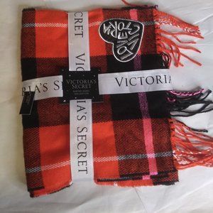 NWT Victoria's Secret Winter Angel Collection Signature plaid  with heart